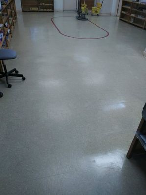 Daycare Strip & Wax (Before) in Columbia, SC (1)
