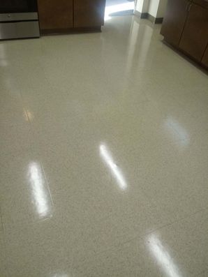 Floor Stripping and Waxing in Lexington, SC (4)